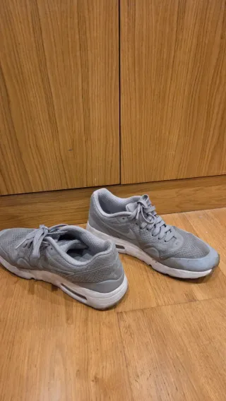 Zapatillas Nike Grises