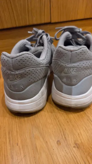 Zapatillas Nike Grises