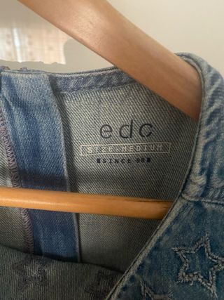 Vestido vaquero corto con estrellas