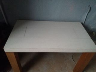 Mesa artesanal de madera maciza