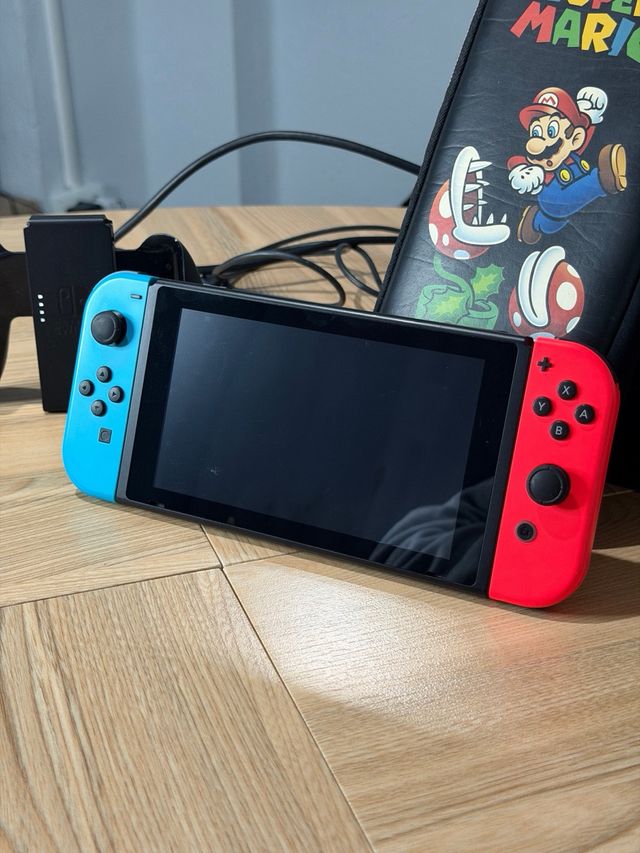 Nintendo Switch V2 (Batería Mejorada) + Accesorios