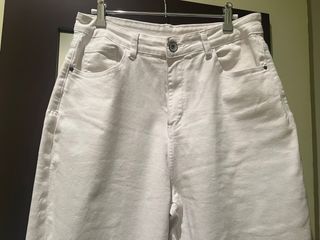 Pantalones blancos vaqueros