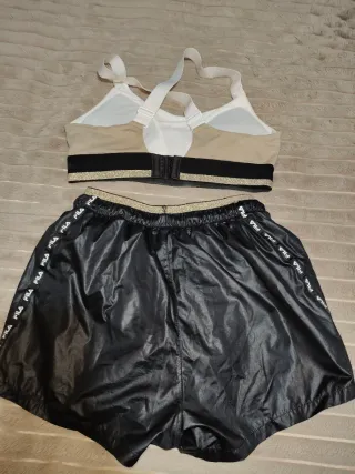 Conjunto deportivo Fila beige y negro