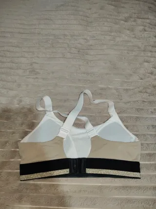 Conjunto deportivo Fila beige y negro