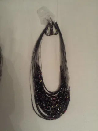 10 Collares con Pendientes Multicolor son diez