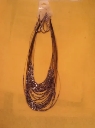 10 Collares con Pendientes Multicolor son diez