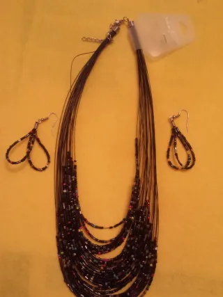 10 Collares con Pendientes Multicolor son diez