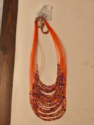 10 Collares con Pendientes Multicolor son diez