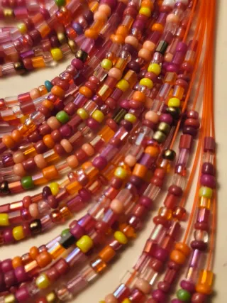 10 Collares con Pendientes Multicolor son diez