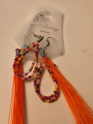 10 Collares con Pendientes Multicolor son diez