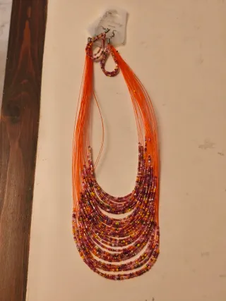 10 Collares con Pendientes Multicolor son diez