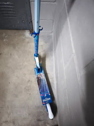 Patinete infantil Frozen