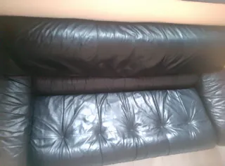 Divano in pelle nera