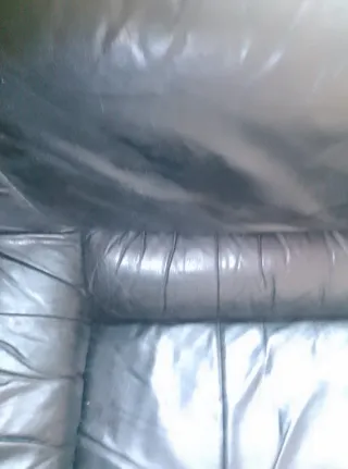 Divano in pelle nera