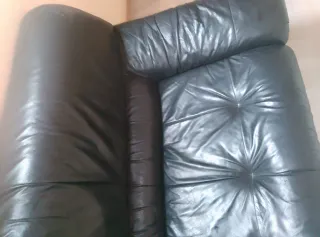 Divano in pelle nera