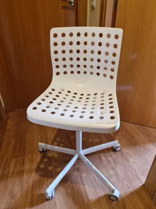 Silla de escritorio IKEA blanca regulabe