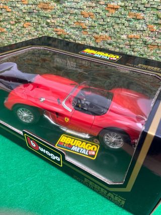 Ferrari 250 Testa Rossa (1957) – 1:18 – Bburago