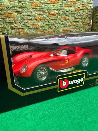 Ferrari 250 Testa Rossa (1957) – 1:18 – Bburago
