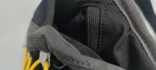 Riñonera Quechua Negra y Amarilla