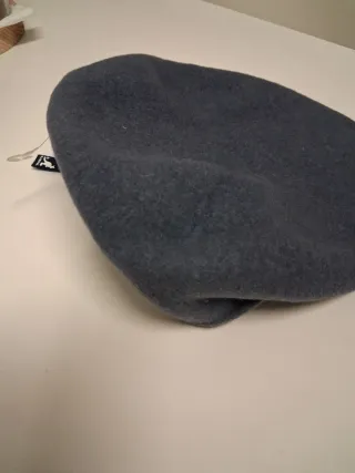 Gorra Kangol gris nueva