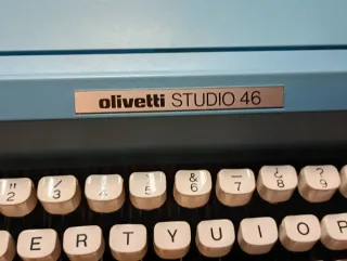 Máquina de escribir Olivetti Studio 46
