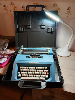 Máquina de escribir Olivetti Studio 46