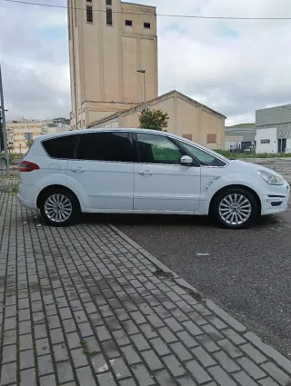 Ford S-MAX 2011