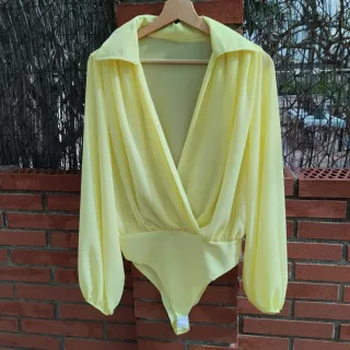 Blusa cruzada amarilla