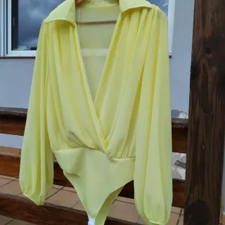 Blusa cruzada amarilla