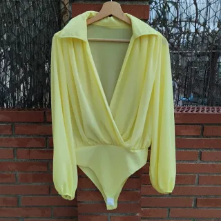 Blusa cruzada amarilla