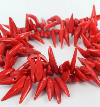 Gargantilla de pincho rojo coral Bambú.