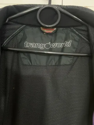 Chaqueta Trangoworld Negra y Morada