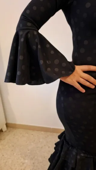 Traje de Flamenca Negro con Lunares