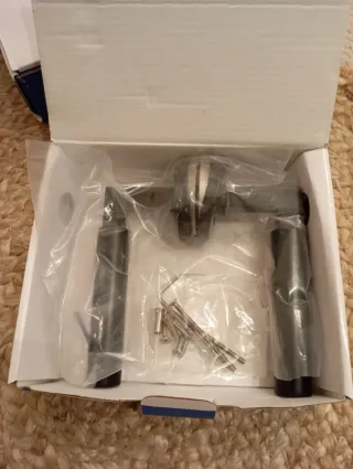 2 juegos rosetas de puerta, a estrenar