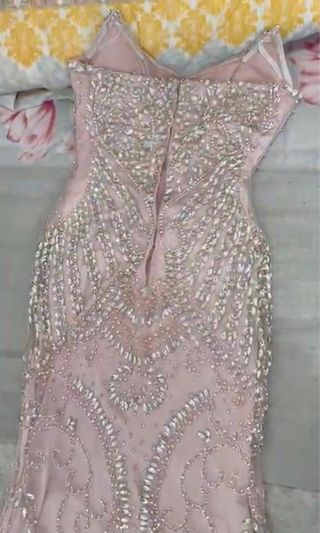 Vestido de fiesta rosa y plateado