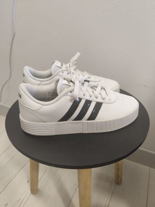 Zapatillas Adidas Blancas y Negras