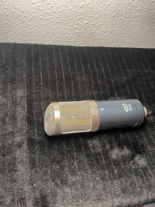 Micrófono MXL R144 + Soporte y Shock Mount