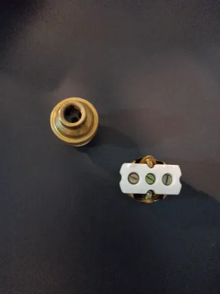 Portalámparas antiguos metal dorado y blanco