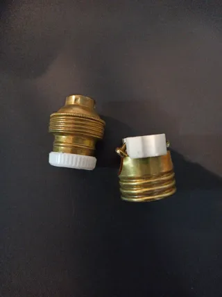 Portalámparas antiguos metal dorado y blanco