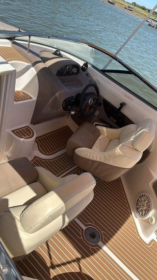 Barco Regal Americano