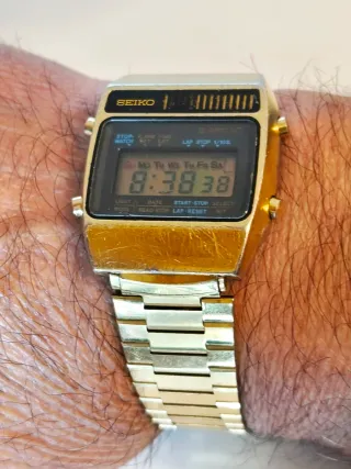 Orologio Seiko digitale dorato