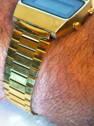 Orologio Seiko digitale dorato