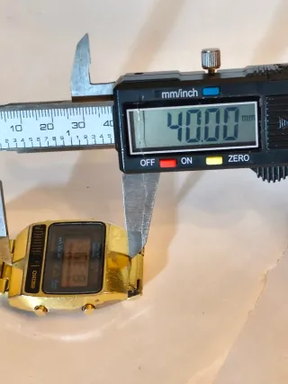 Orologio Seiko digitale dorato