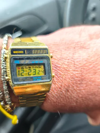 Orologio Seiko digitale dorato