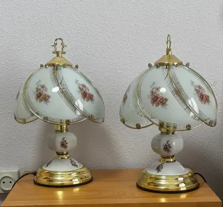 Pareja Lámparas Mesita Florales Doradas