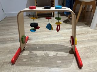Juguete para cambiador Ikea madera