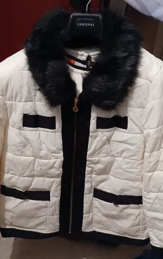 Cazadora Cortefiel Mujer Blanca y Negra