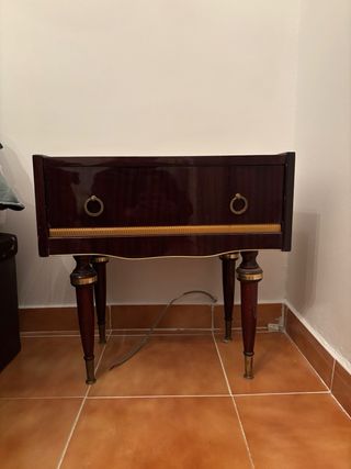 Mobile trucco e comodini coordinati