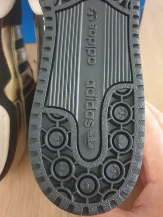 Zapatillas Adidas Forum Low CL Negras y Doradas