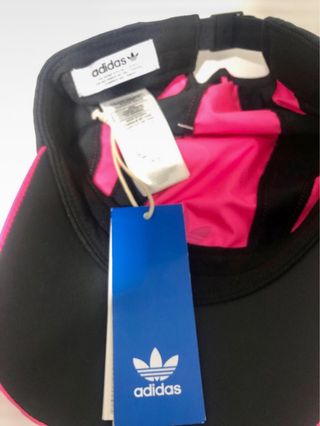 Gorra Adidas Rosa y Negra